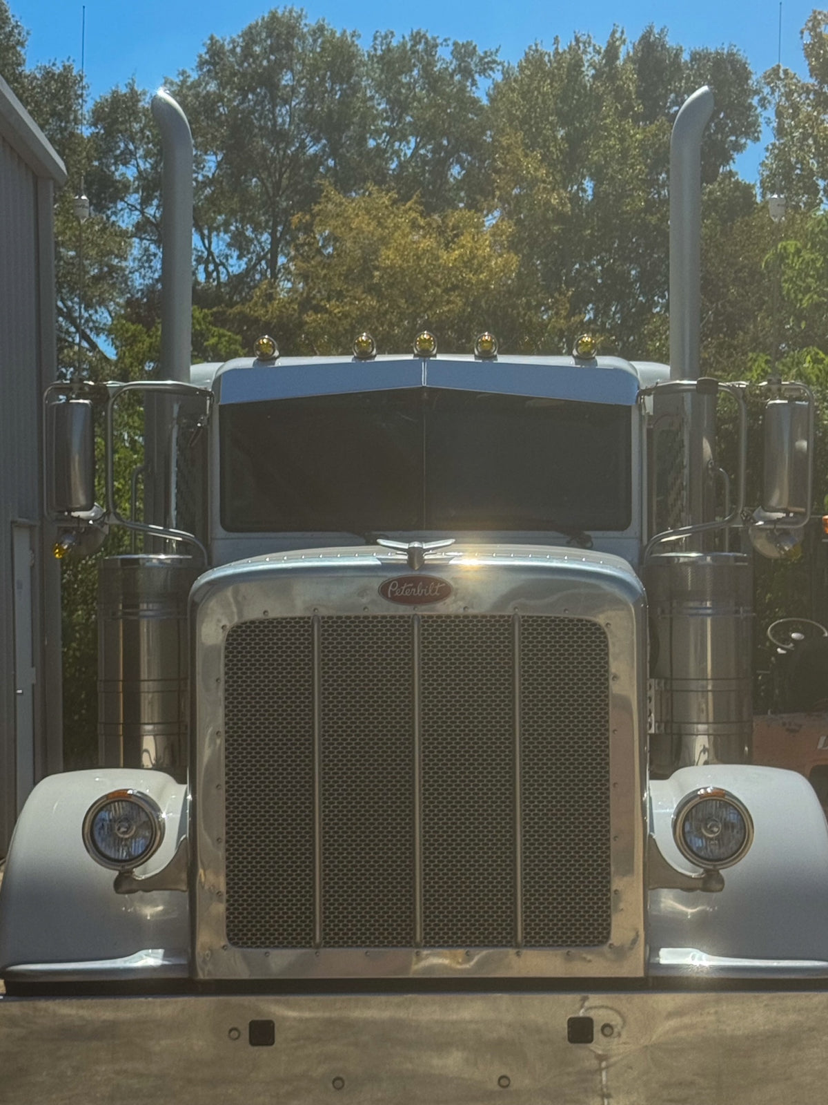 Escobar Peterbilt Visor